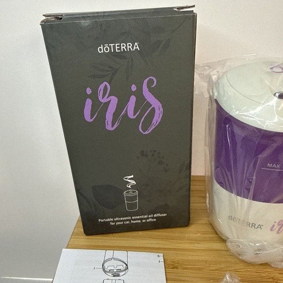 doTERRA Iris Limited Edition Portable Ultrasonic Essential Oil USB Diffuser MIB - Picture 4 of 9